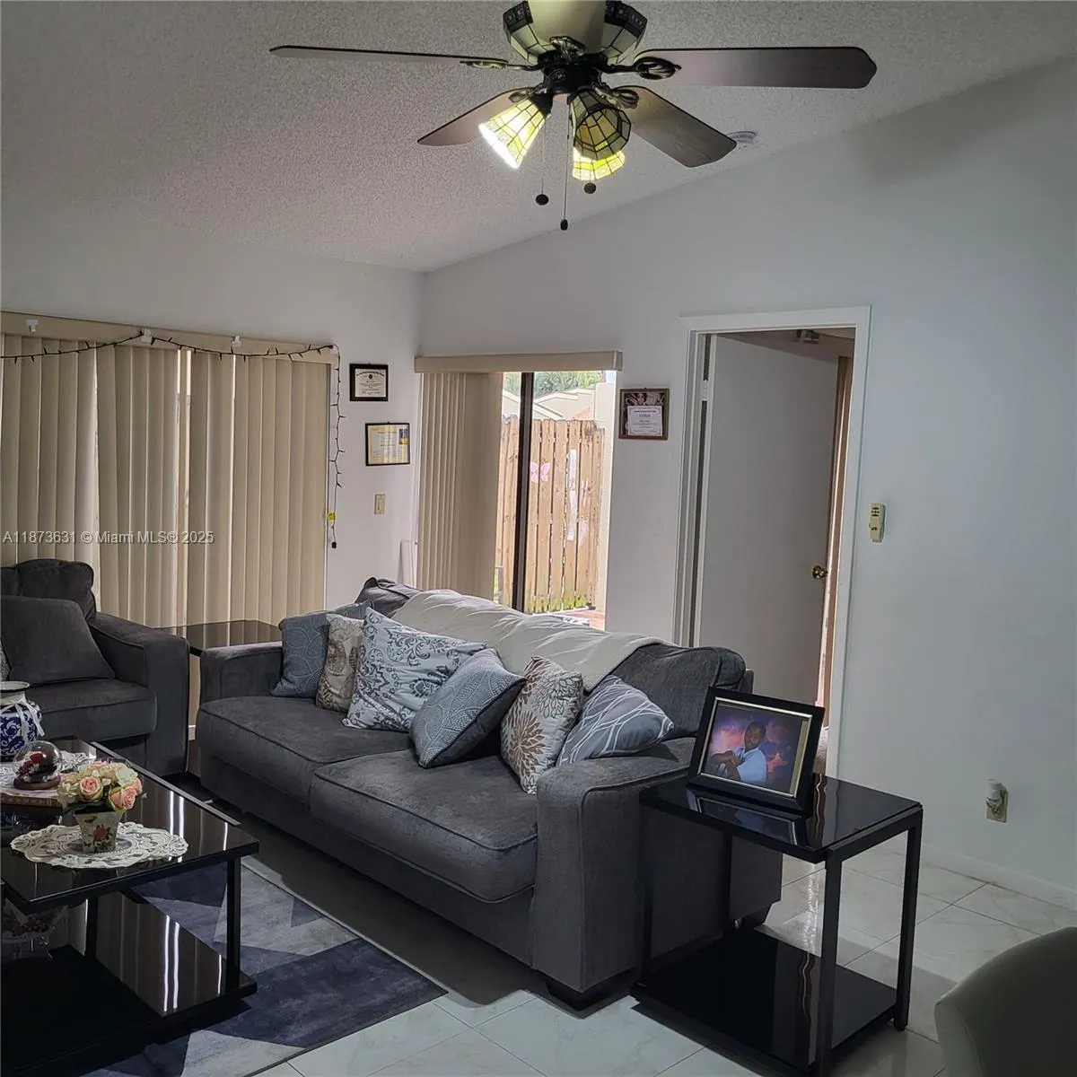 33 Meadows Dr