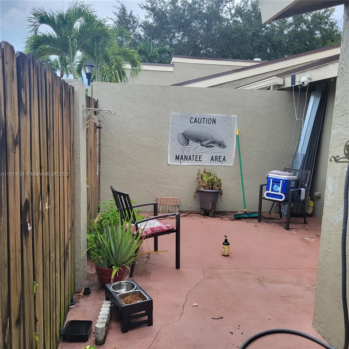 33 Meadows Dr