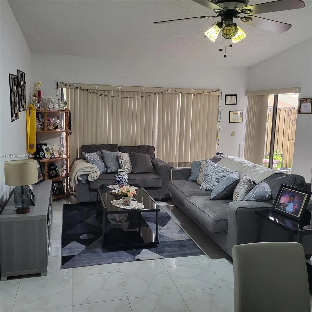 33 Meadows Dr