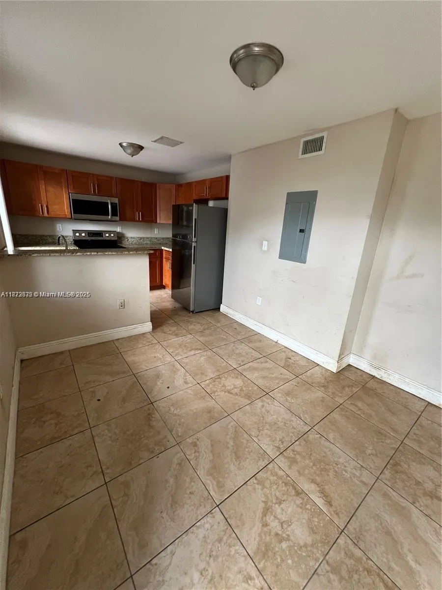 1999 NW 5th Pl