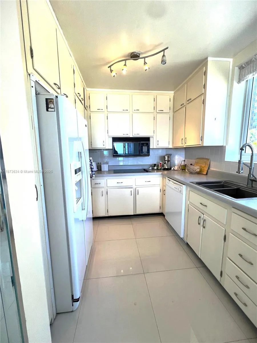 345 N Fort Lauderdale Beach Blvd, #202