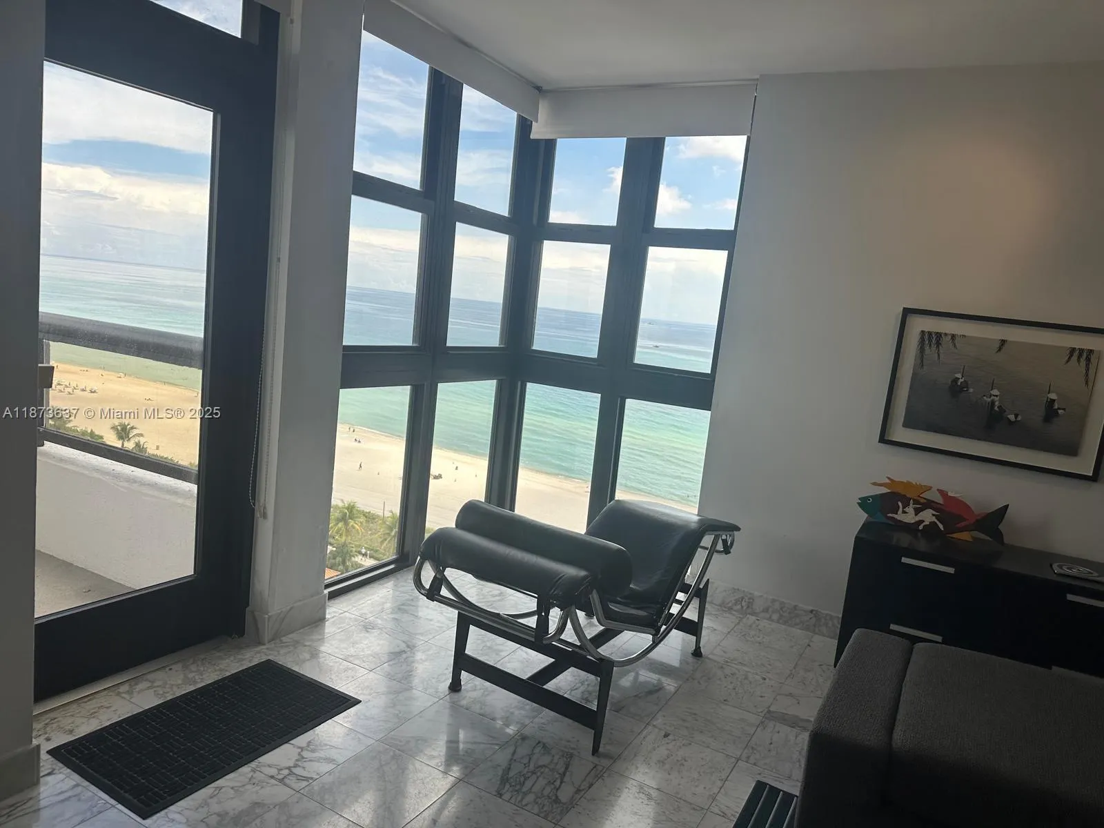 2555 Collins Ave, #1800