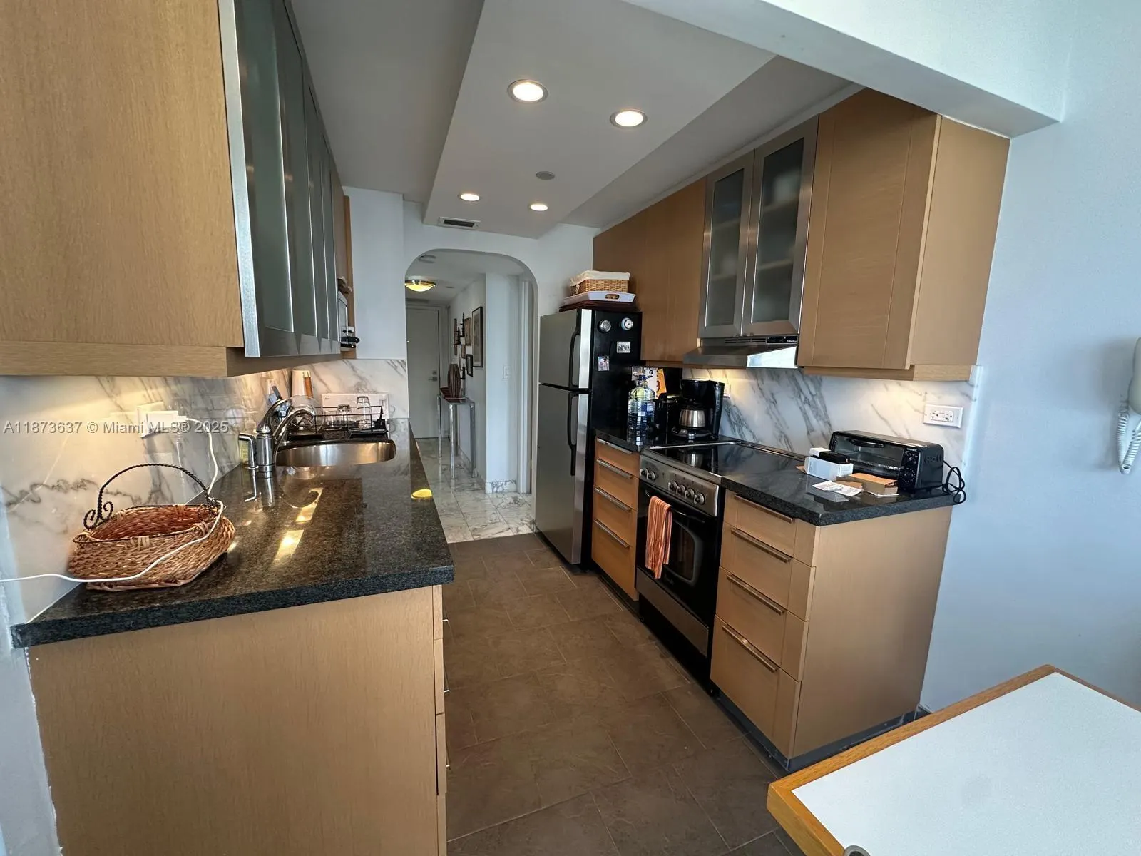 2555 Collins Ave, #1800