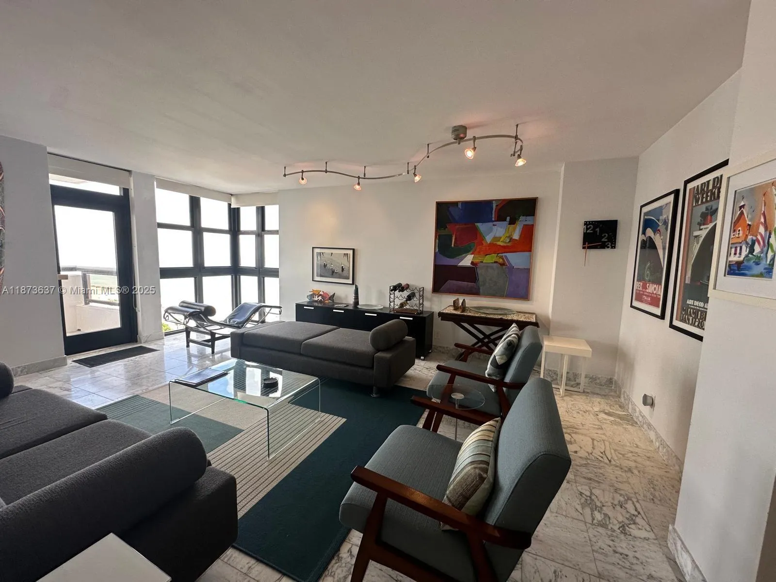 2555 Collins Ave, #1800