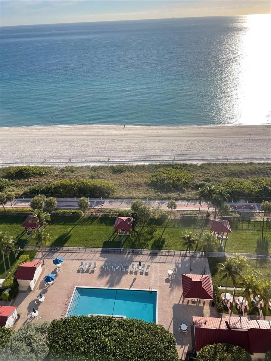 2555 Collins Ave, #1800