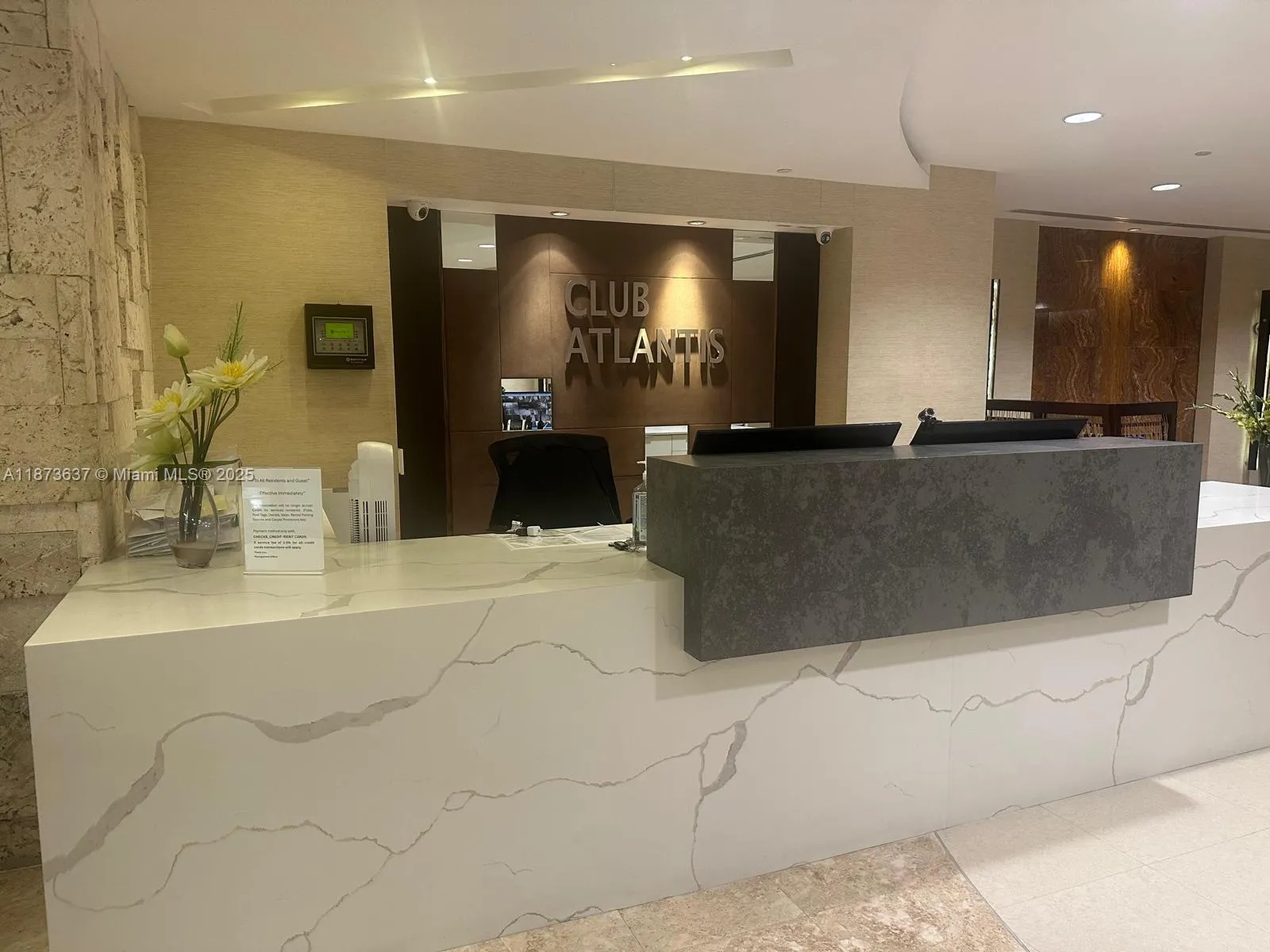2555 Collins Ave, #1800