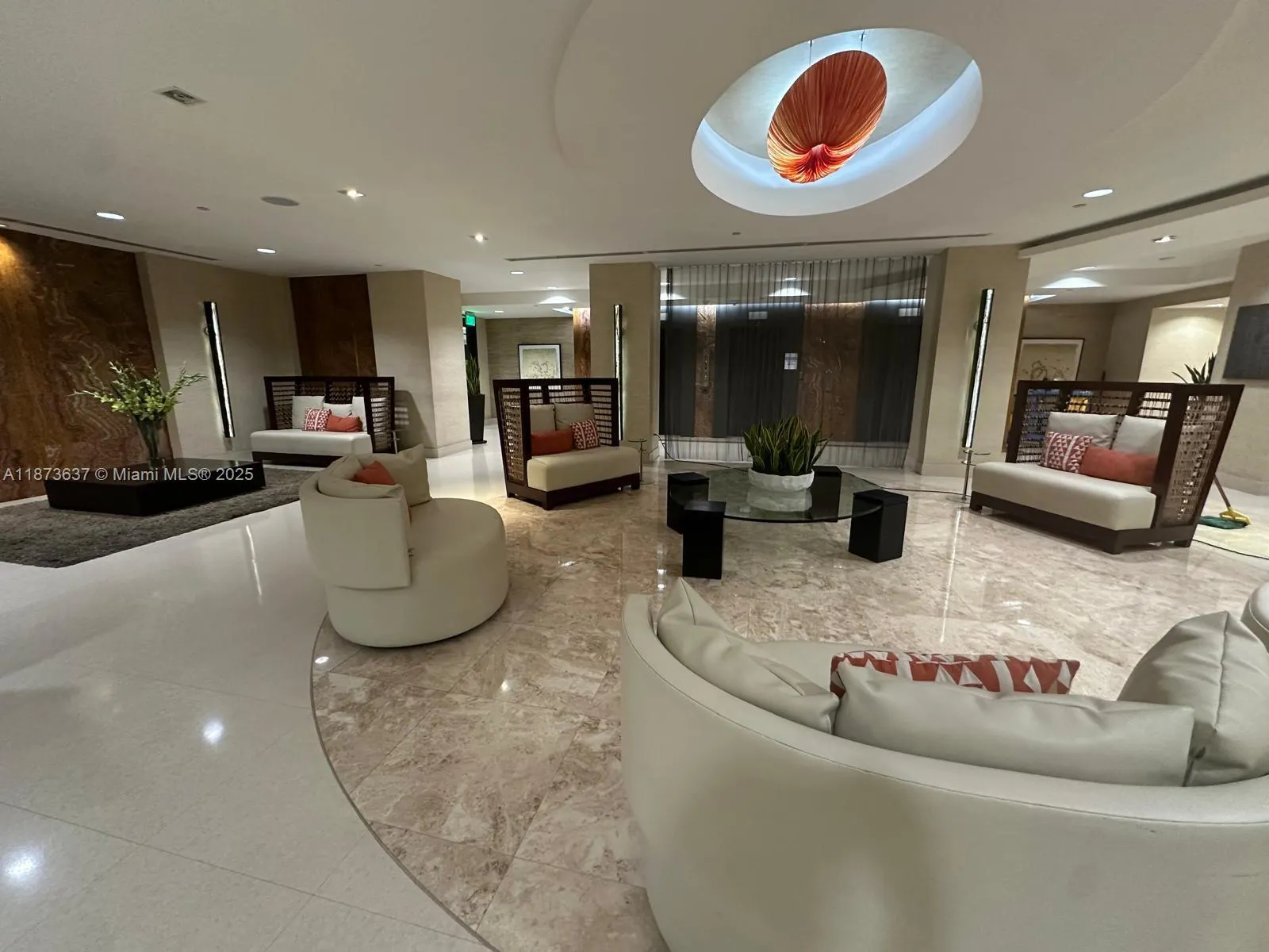 2555 Collins Ave, #1800