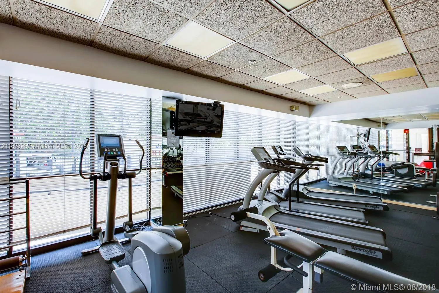 2555 Collins Ave, #1800