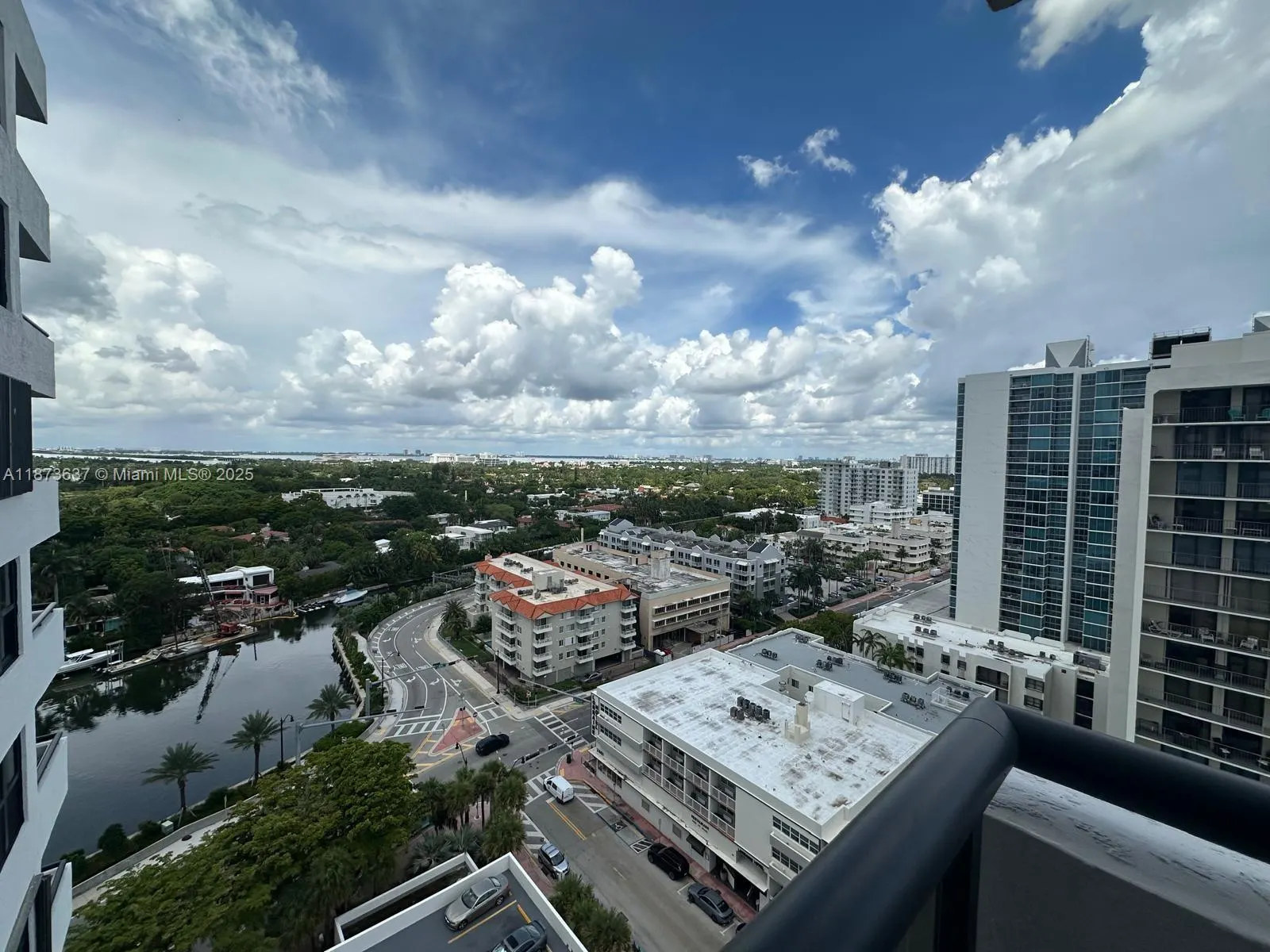 2555 Collins Ave, #1800