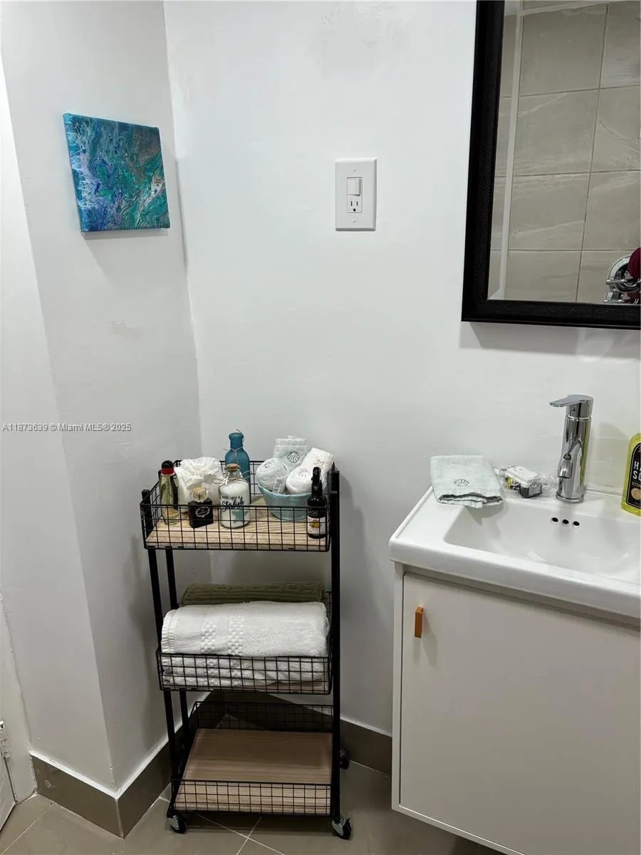 3475 N Country Club Dr, #116