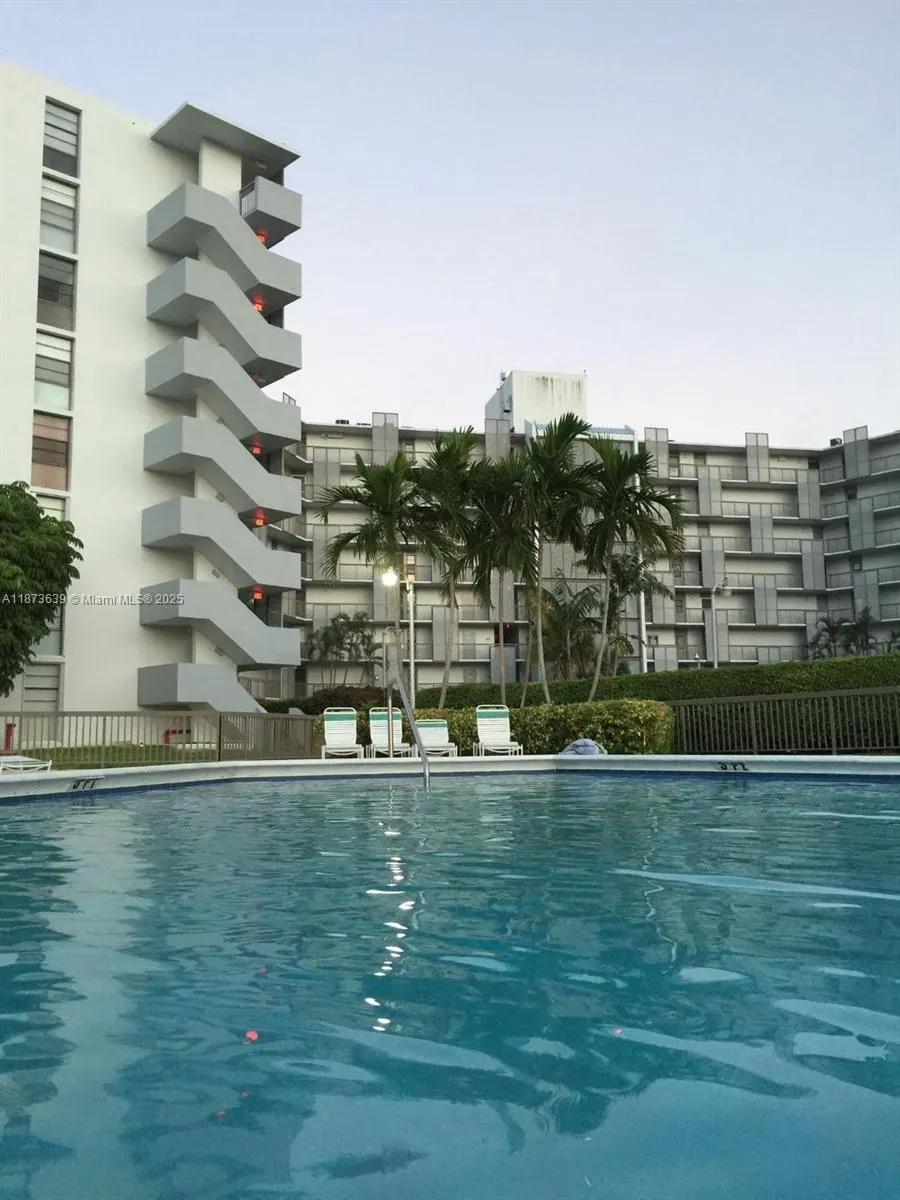 3475 N Country Club Dr, #116