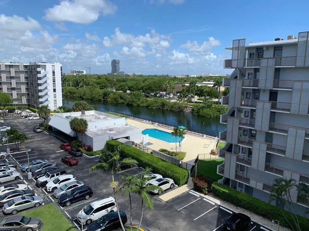 3475 N Country Club Dr, #116