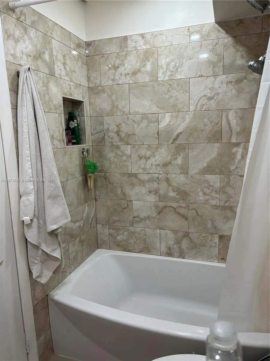 3475 N Country Club Dr, #116
