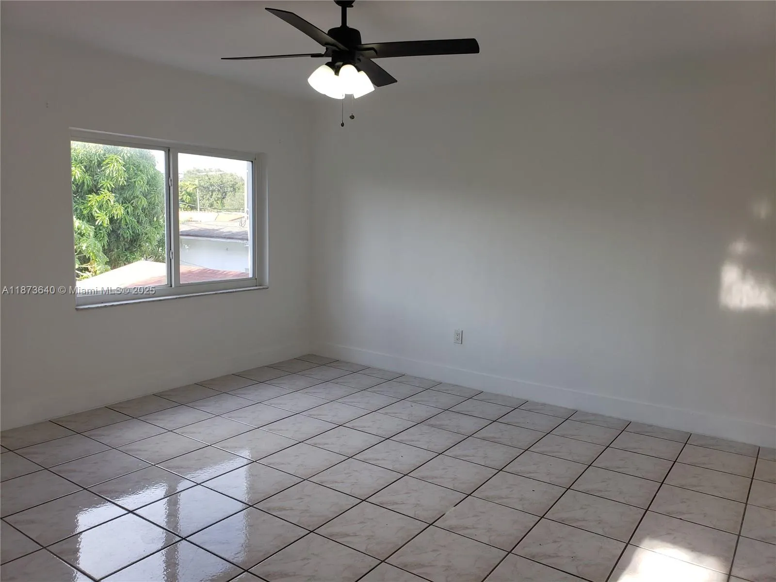 3640 SW 14th St, #upper