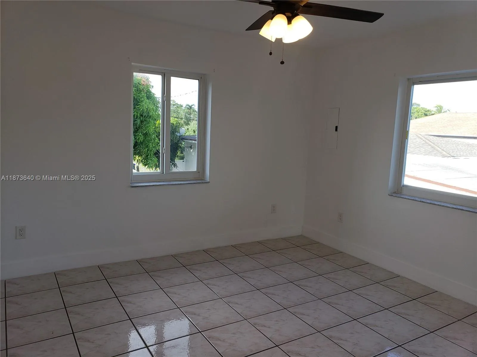 3640 SW 14th St, #upper