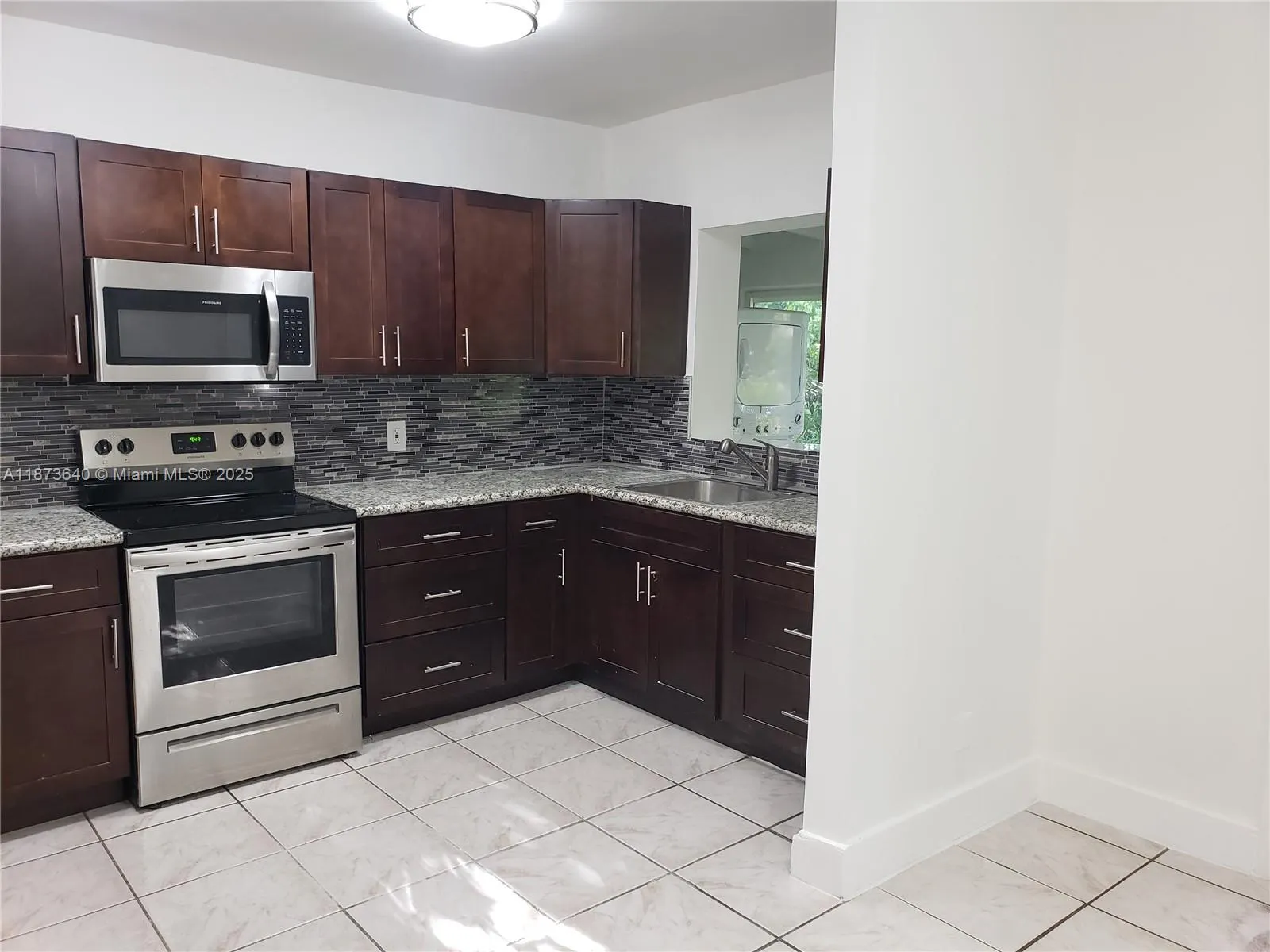 3640 SW 14th St, #upper