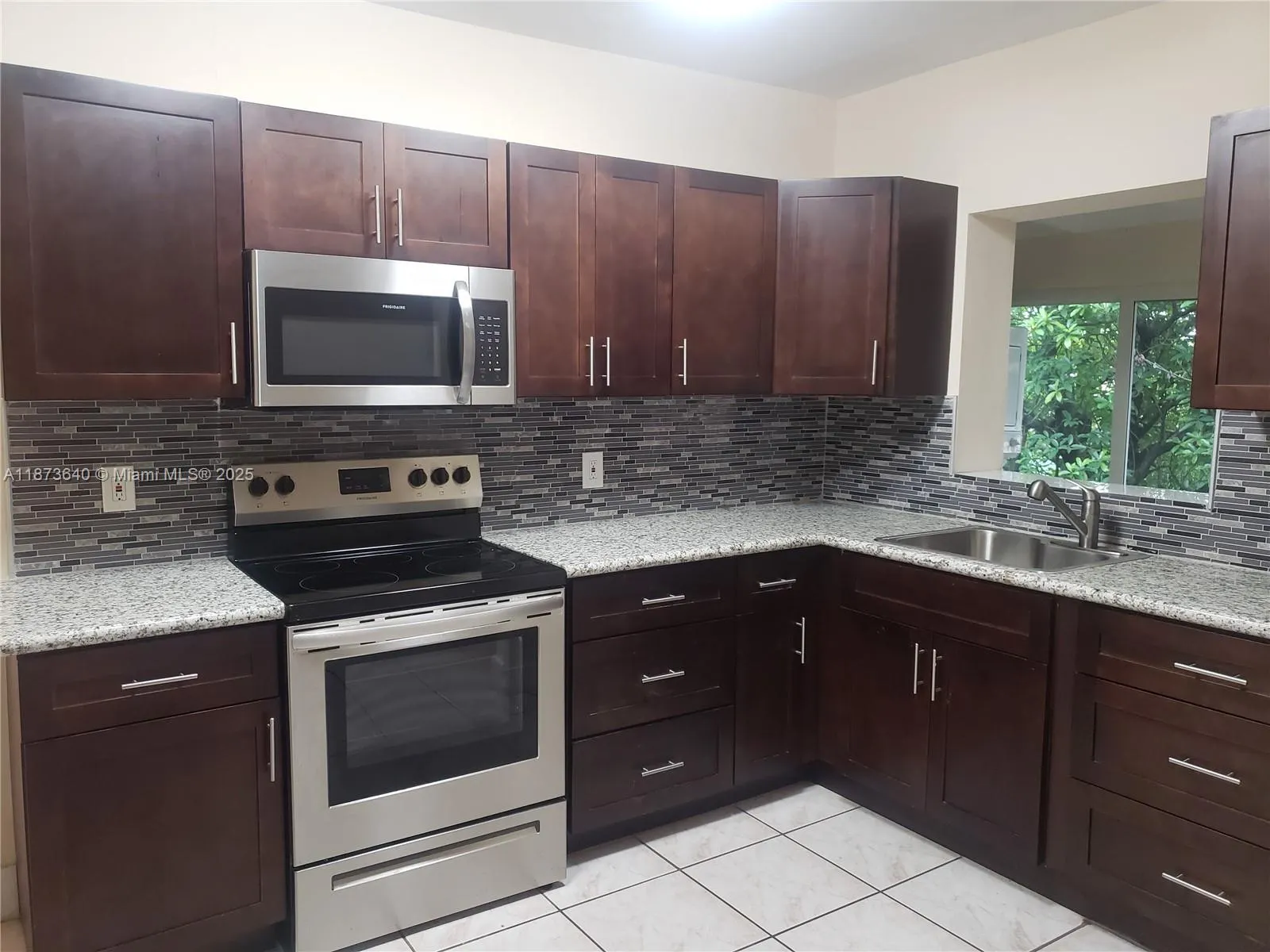 3640 SW 14th St, #upper