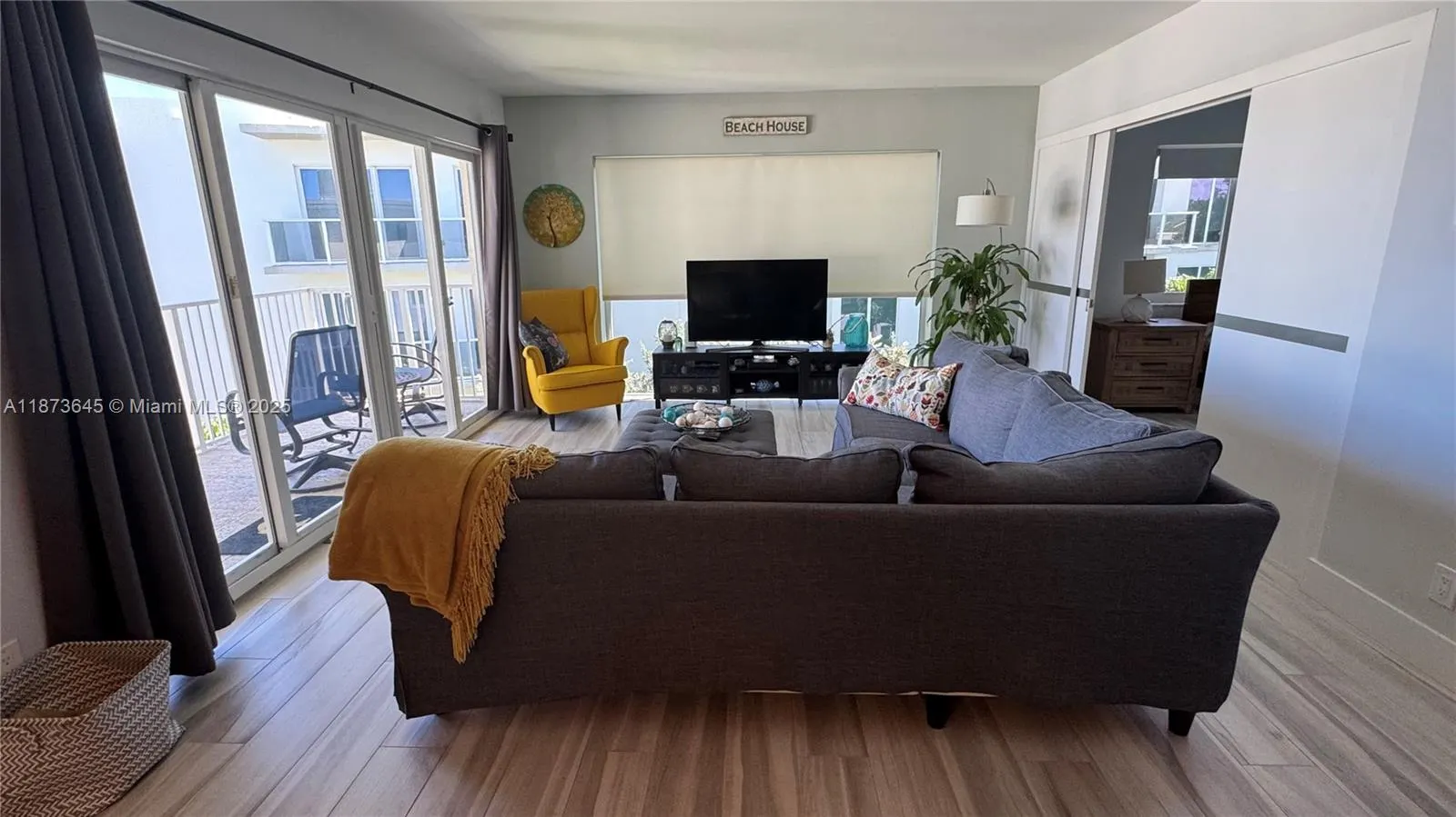 1203 Hillsboro Mile, #P2