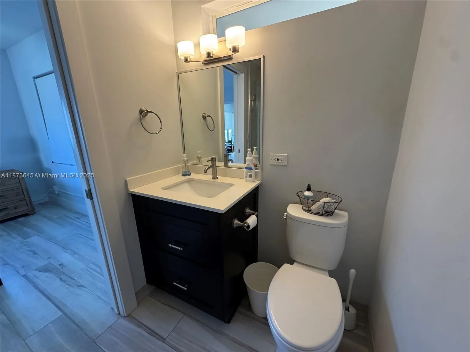 1203 Hillsboro Mile, #P2