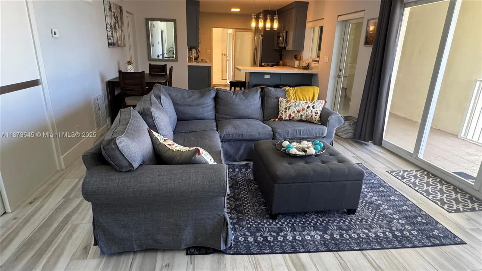 1203 Hillsboro Mile, #P2