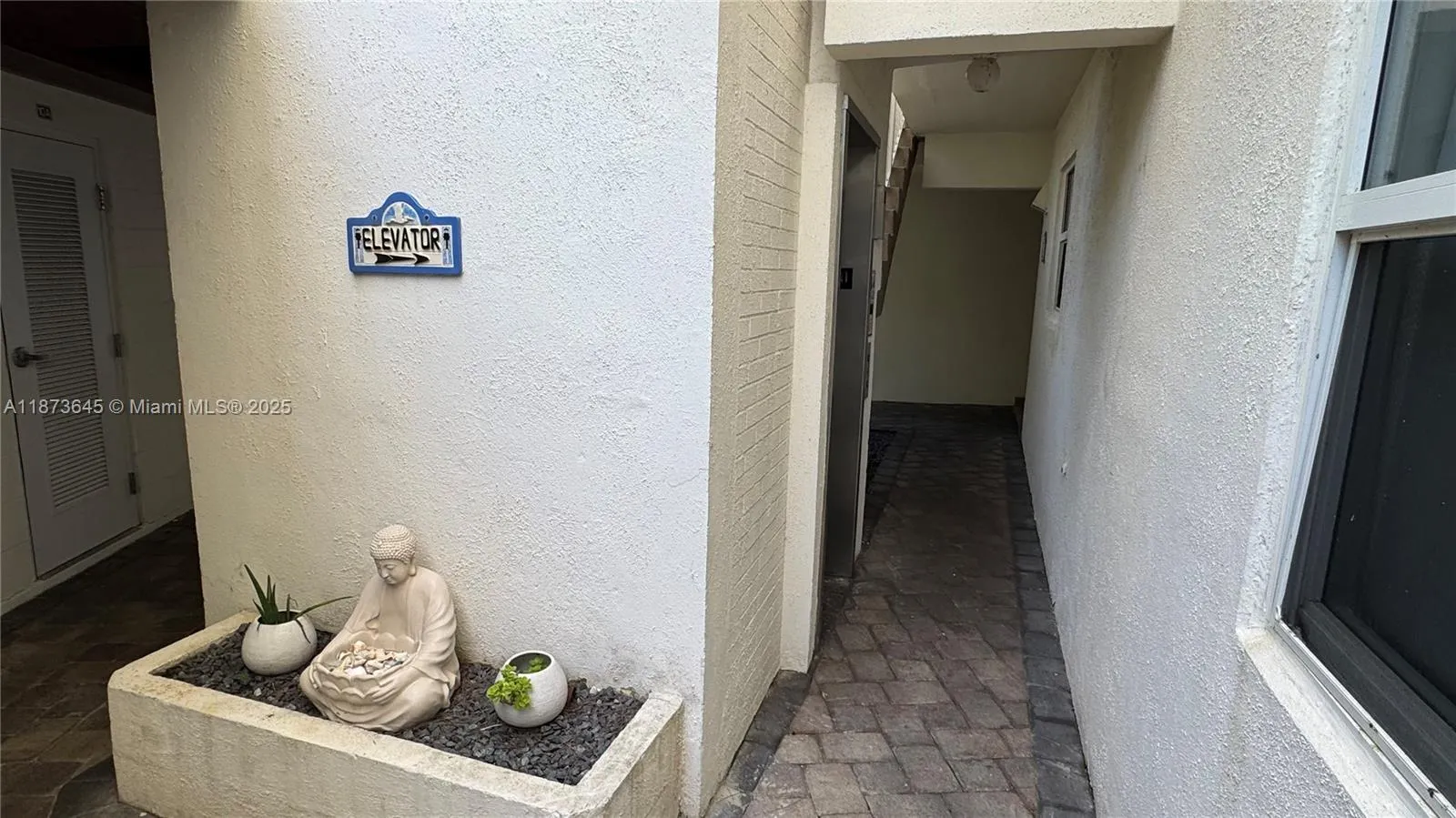 1203 Hillsboro Mile, #P2
