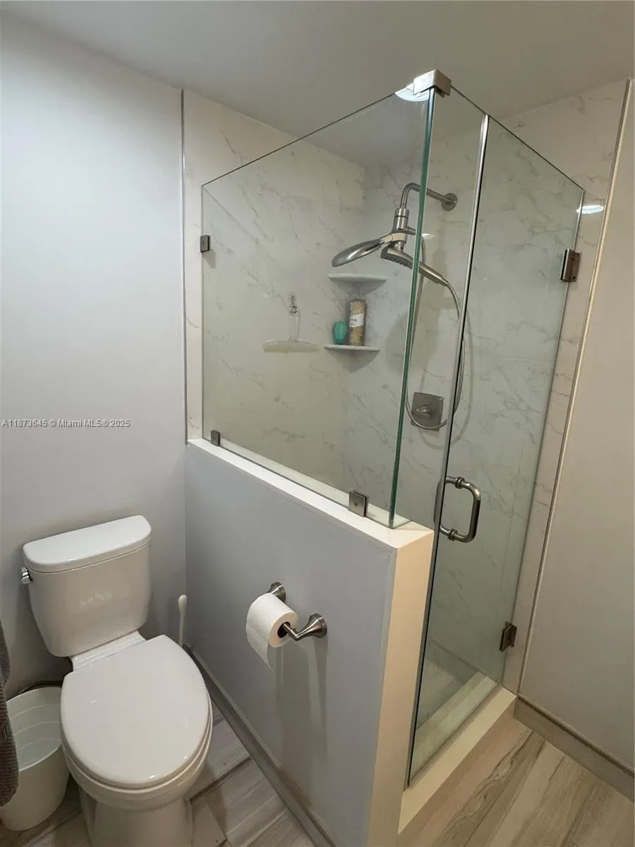 1203 Hillsboro Mile, #P2