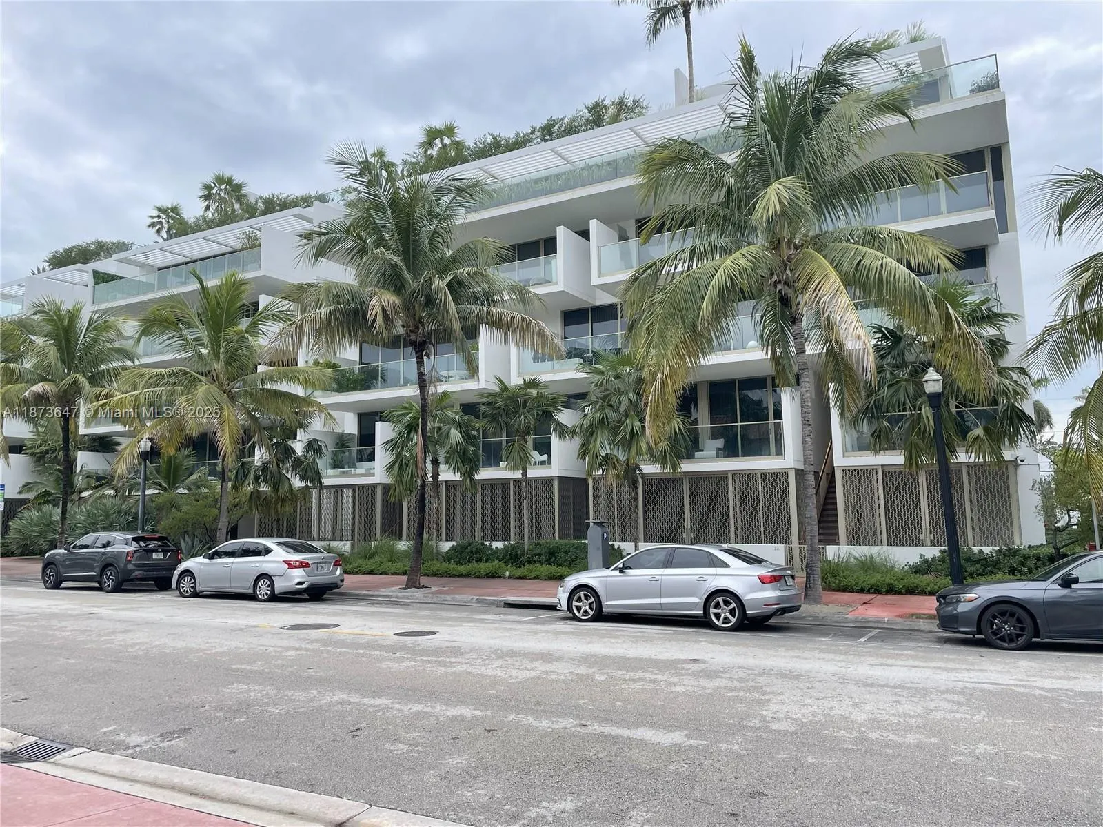 331 Collins Ave, #12