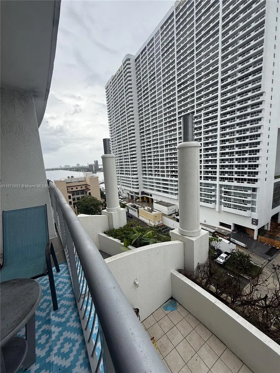 1750 N Bayshore Dr, #1212