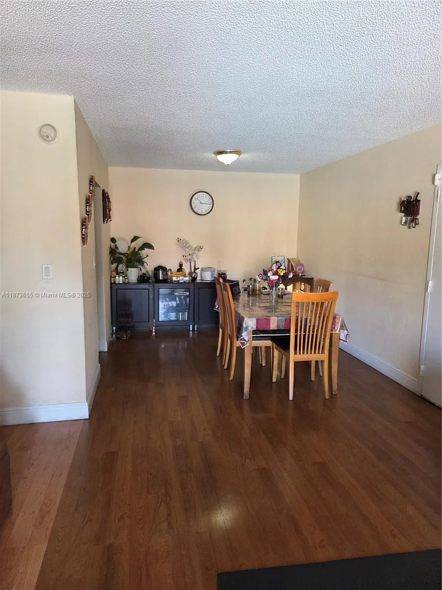 5231 Geneva Way, #205