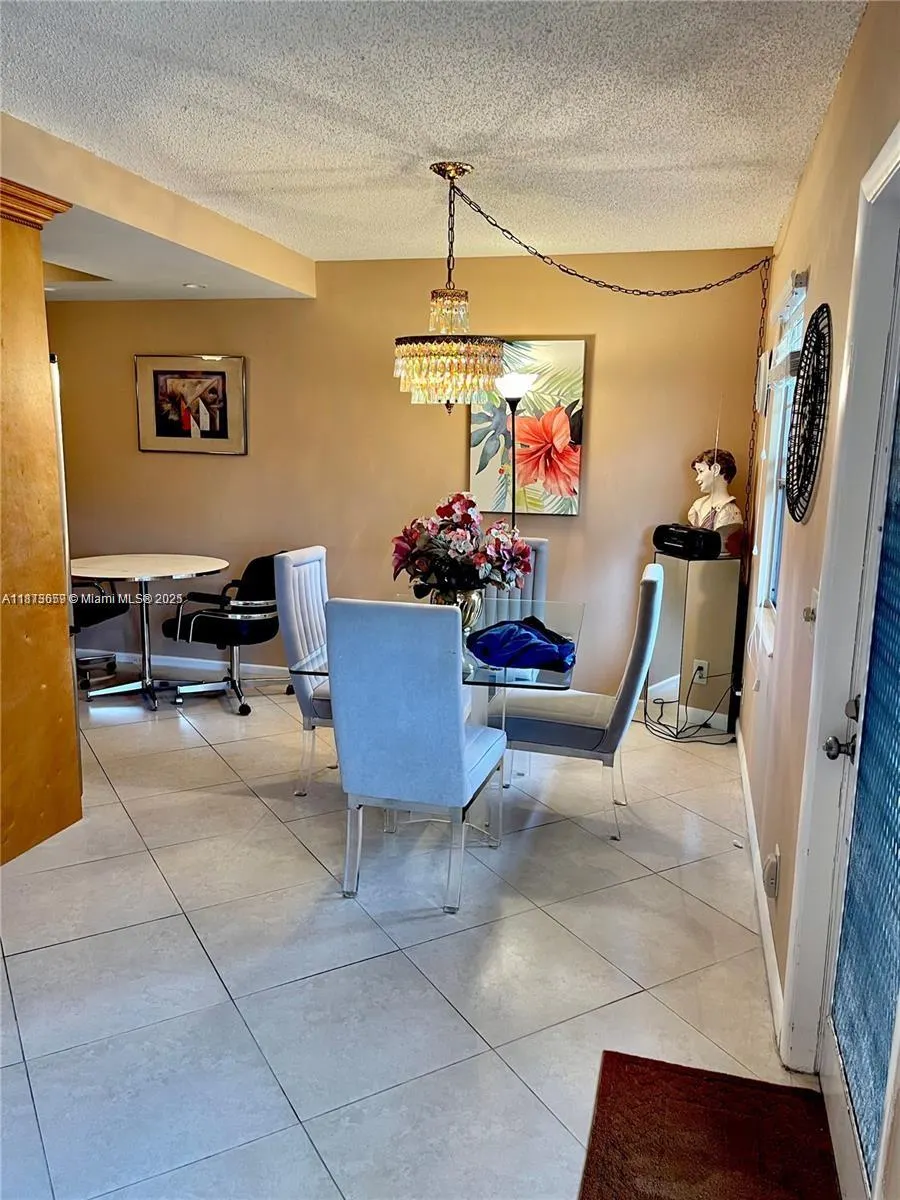 2042 Newcastle C, #2042