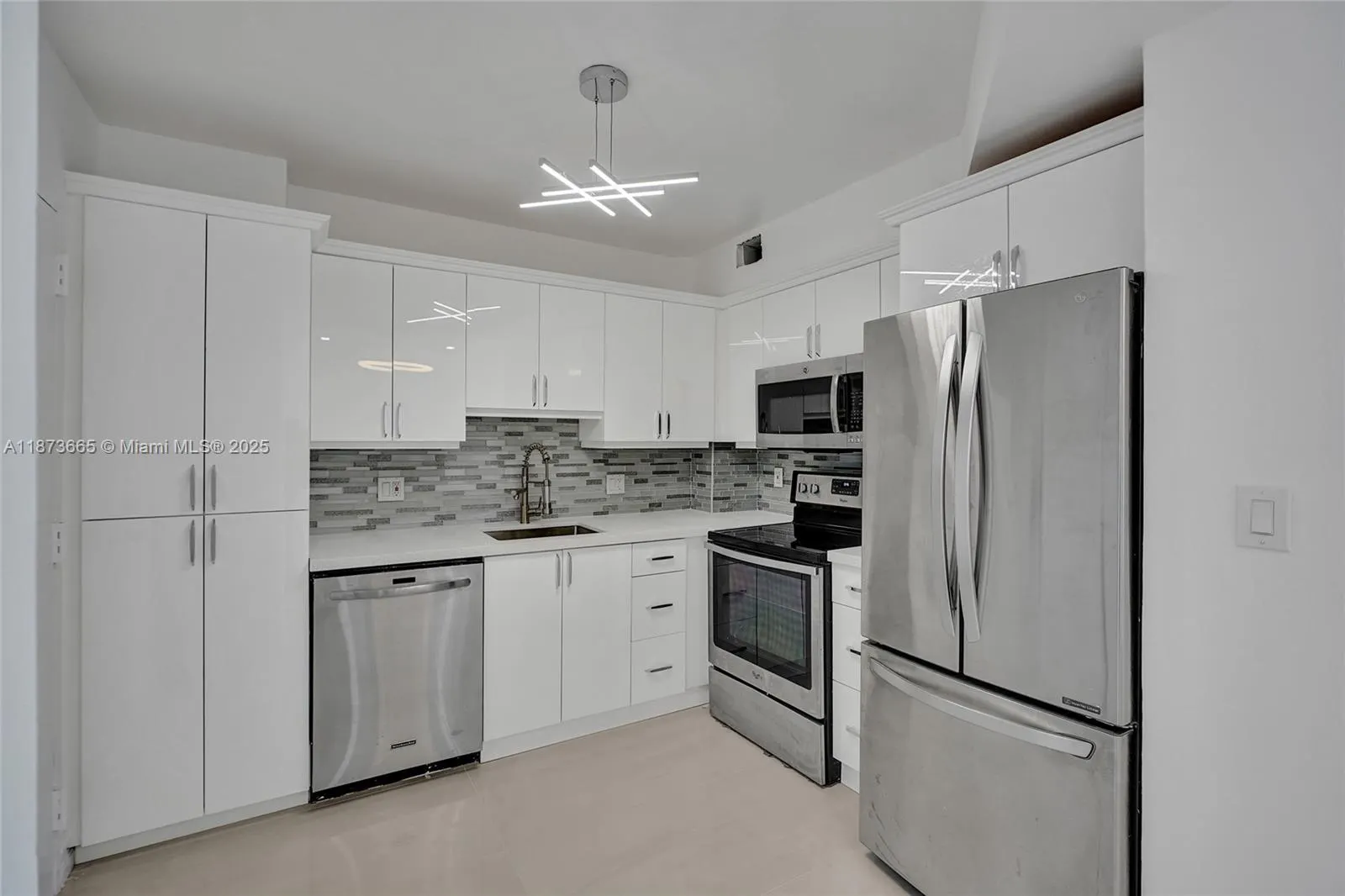 1950 S Ocean Dr, #8J