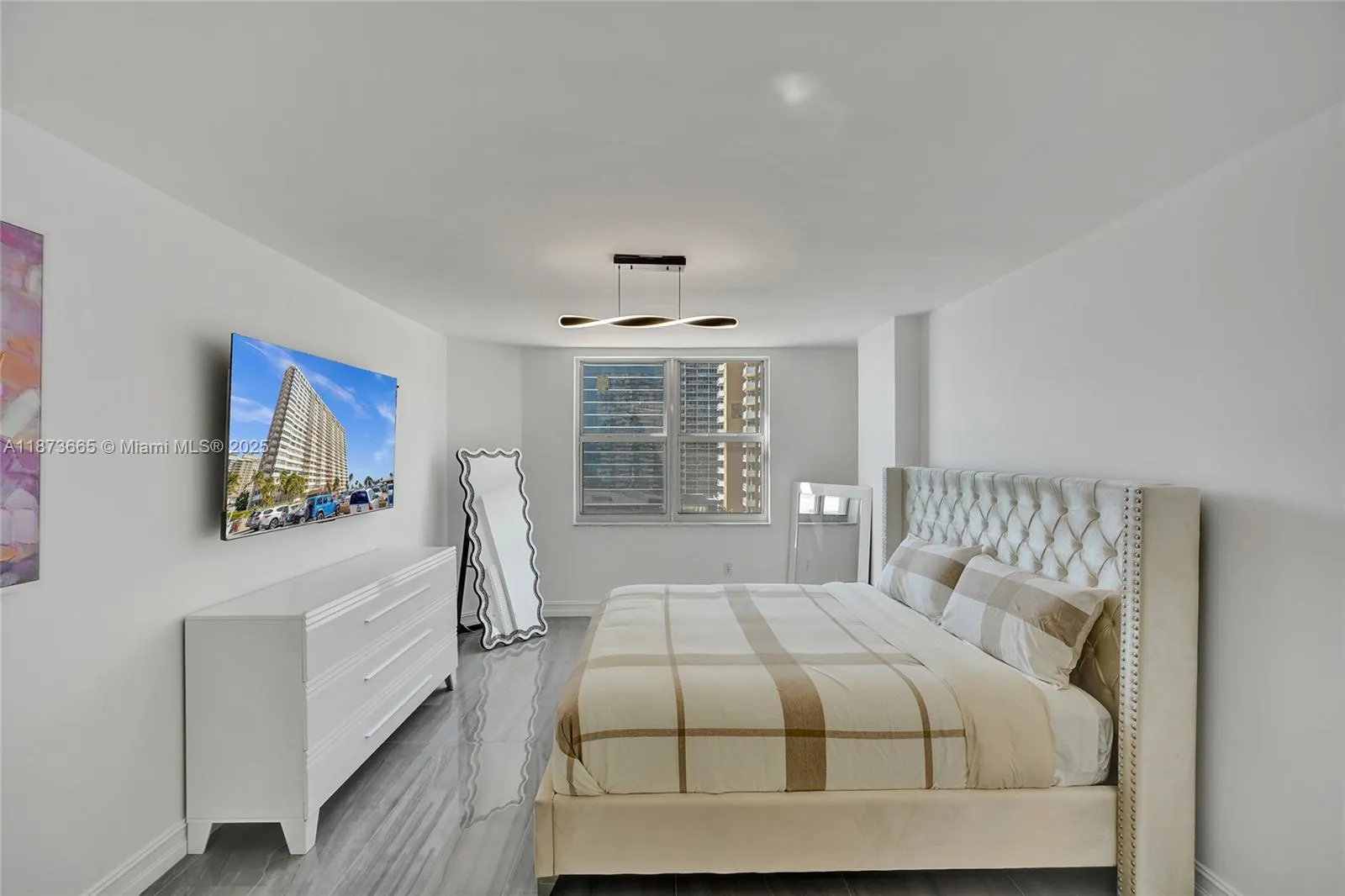 1950 S Ocean Dr, #8J