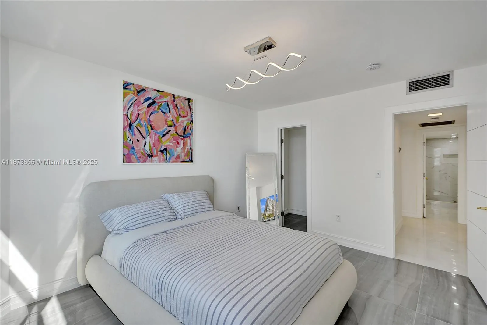 1950 S Ocean Dr, #8J