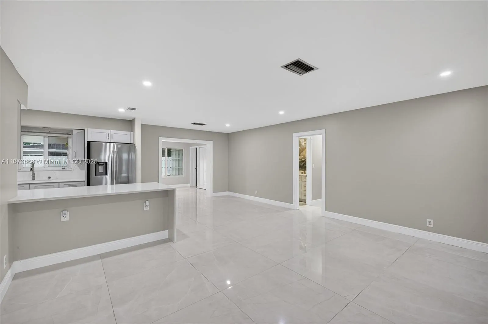 2201 NE 52nd St
