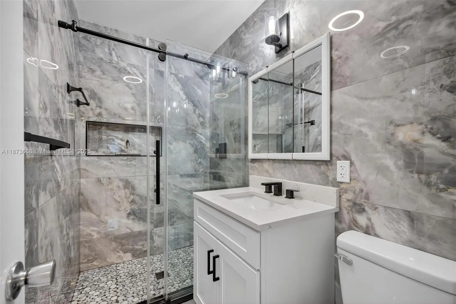 2201 NE 52nd St