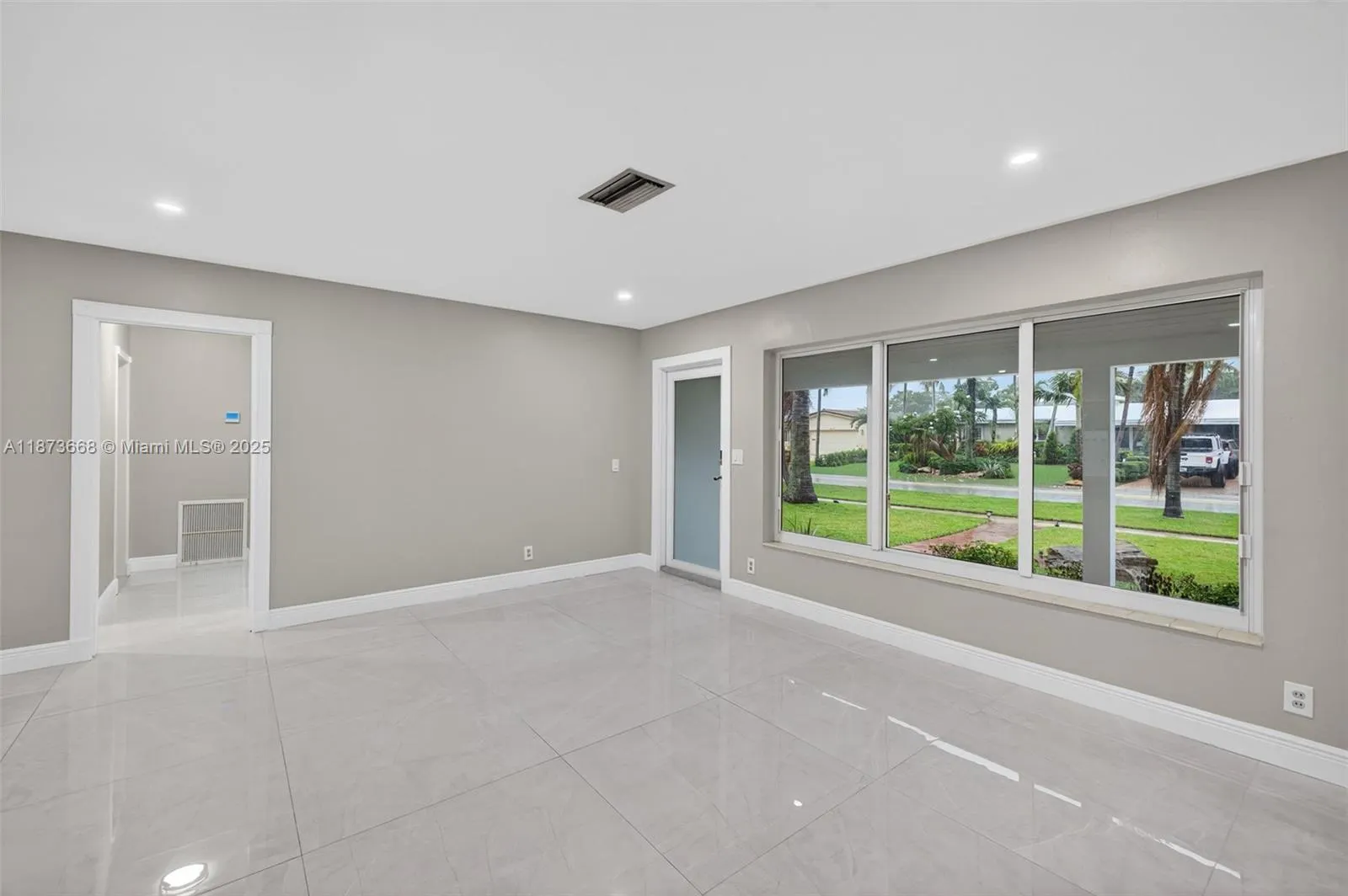 2201 NE 52nd St
