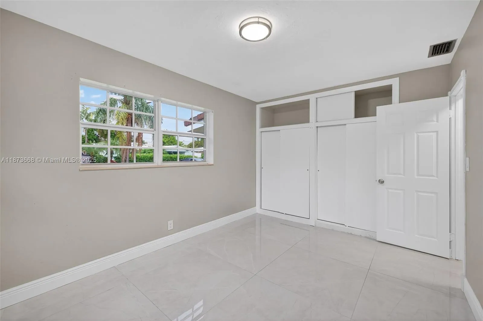 2201 NE 52nd St