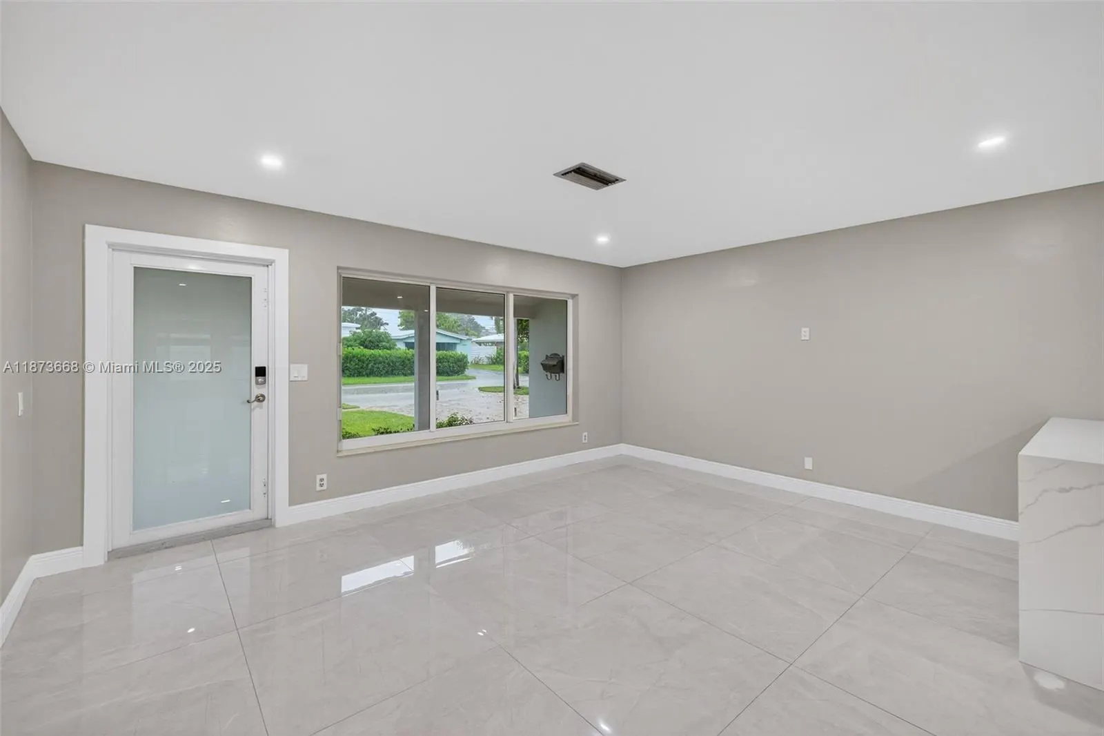 2201 NE 52nd St