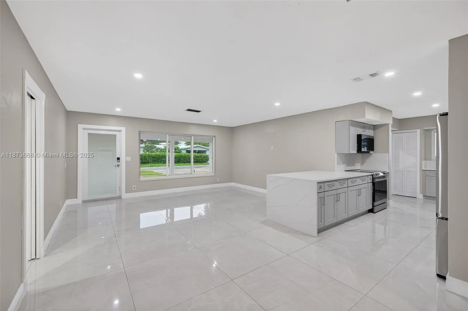 2201 NE 52nd St
