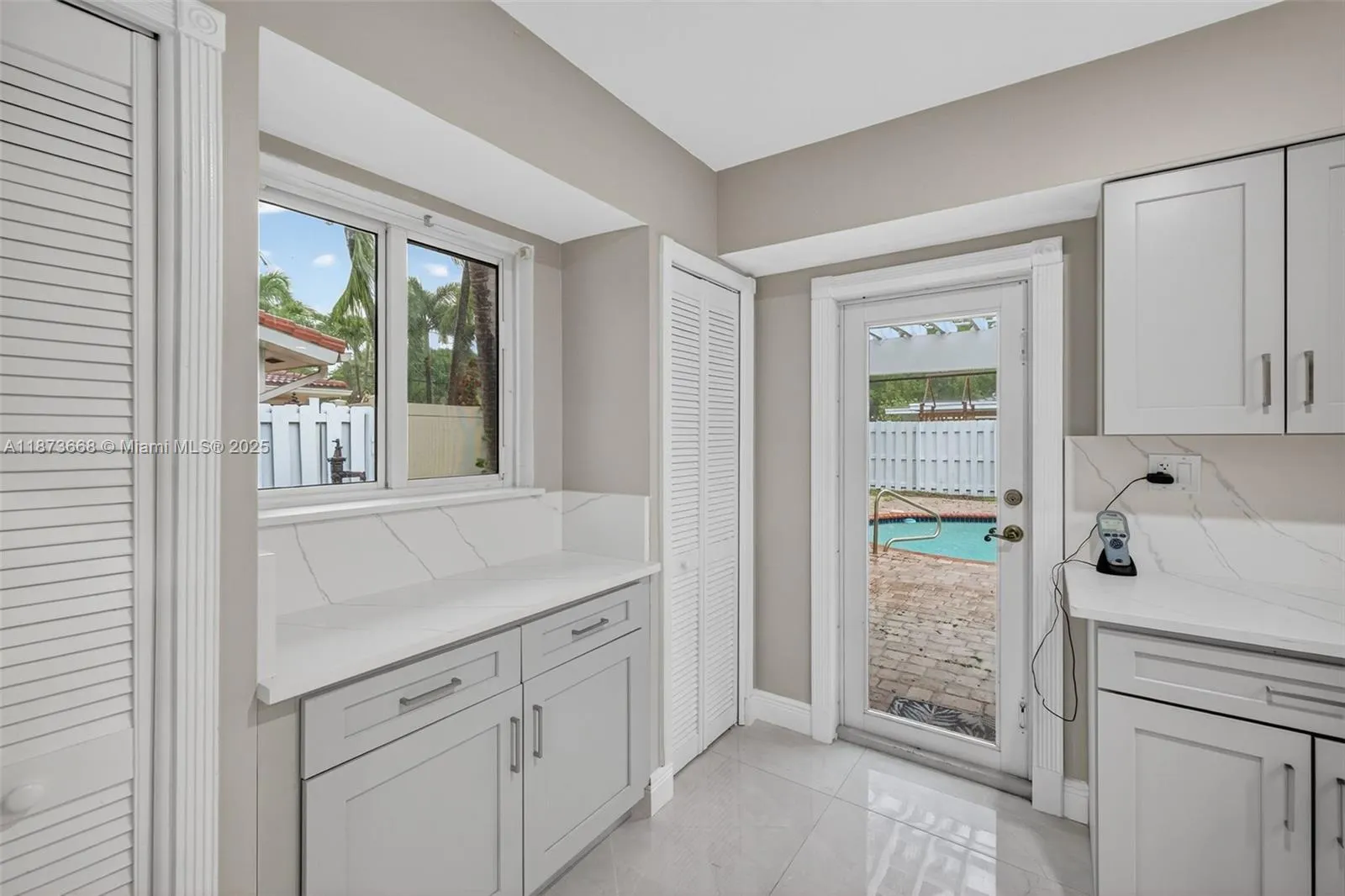 2201 NE 52nd St