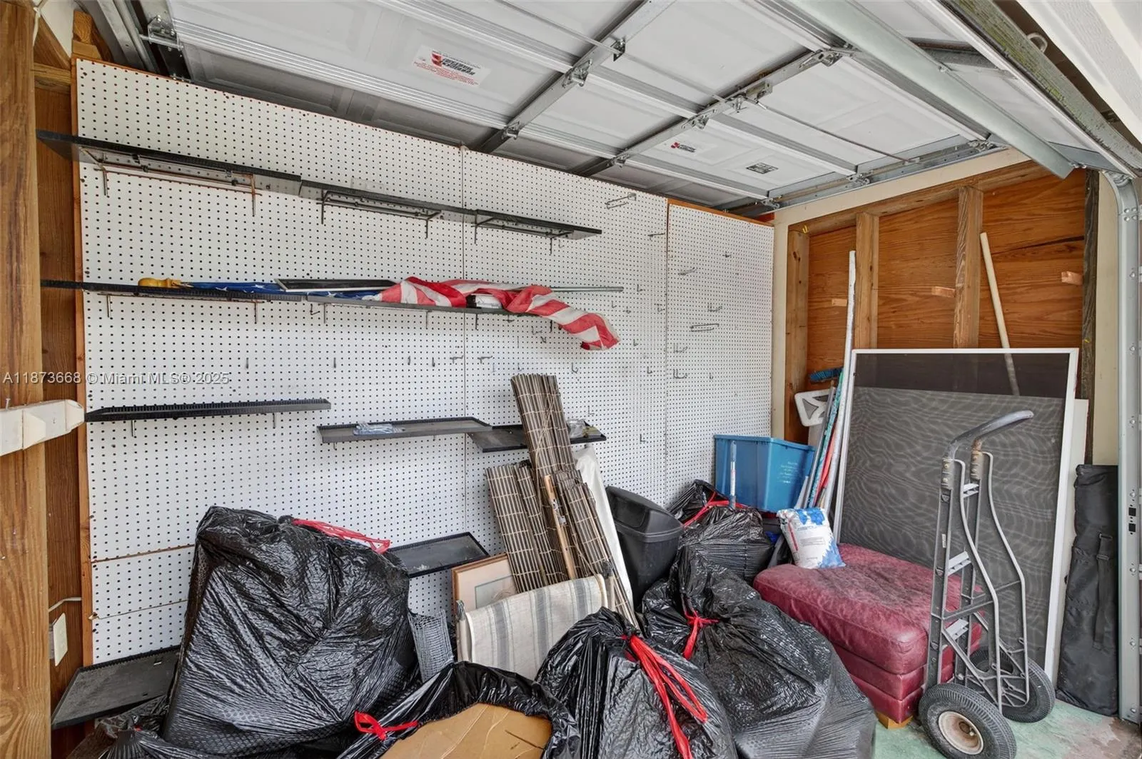 2201 NE 52nd St