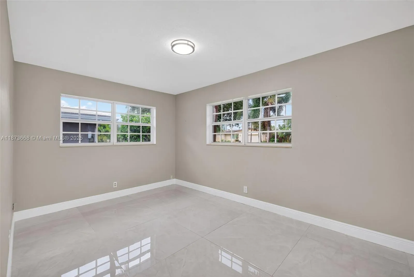 2201 NE 52nd St