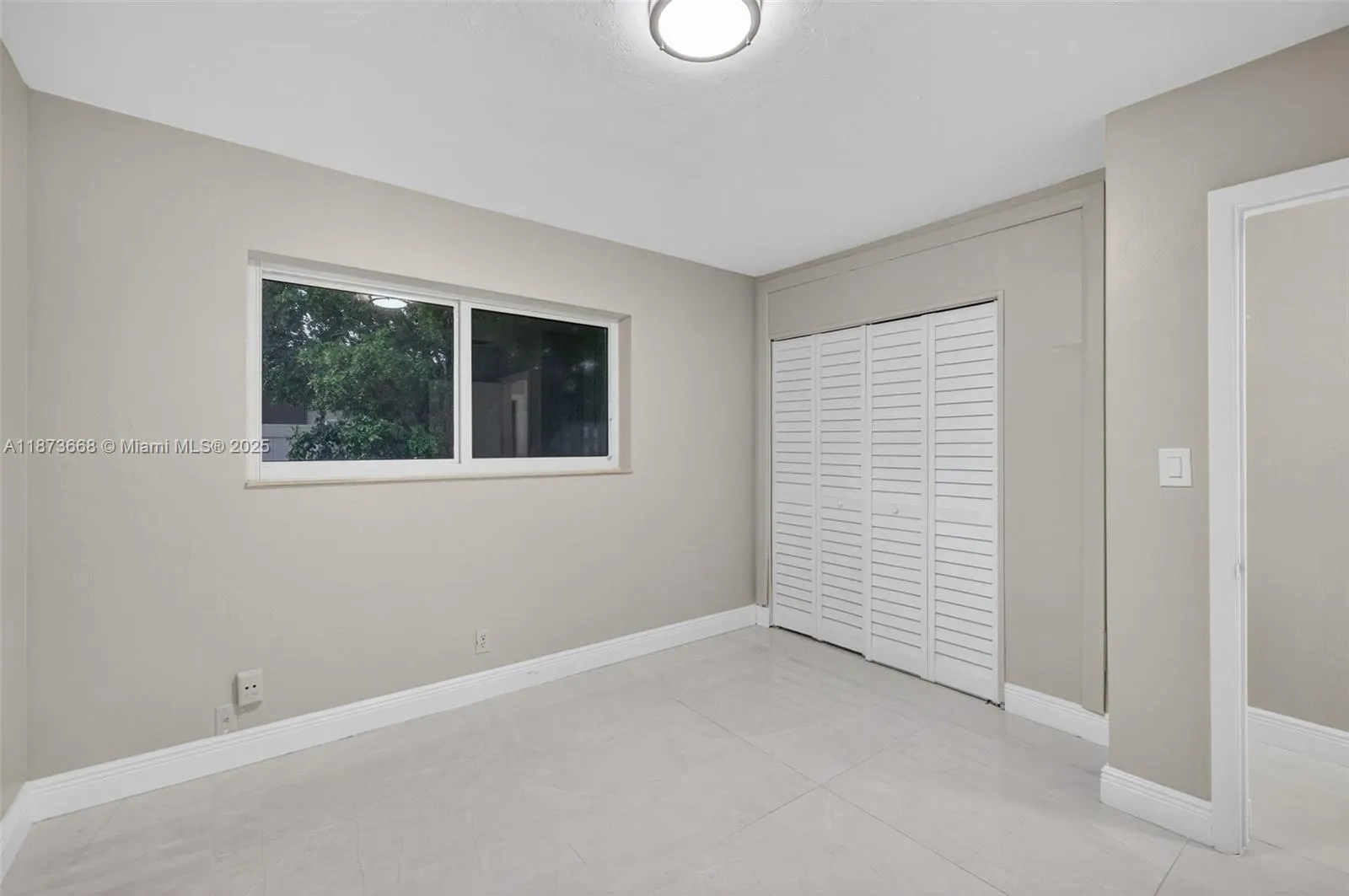2201 NE 52nd St