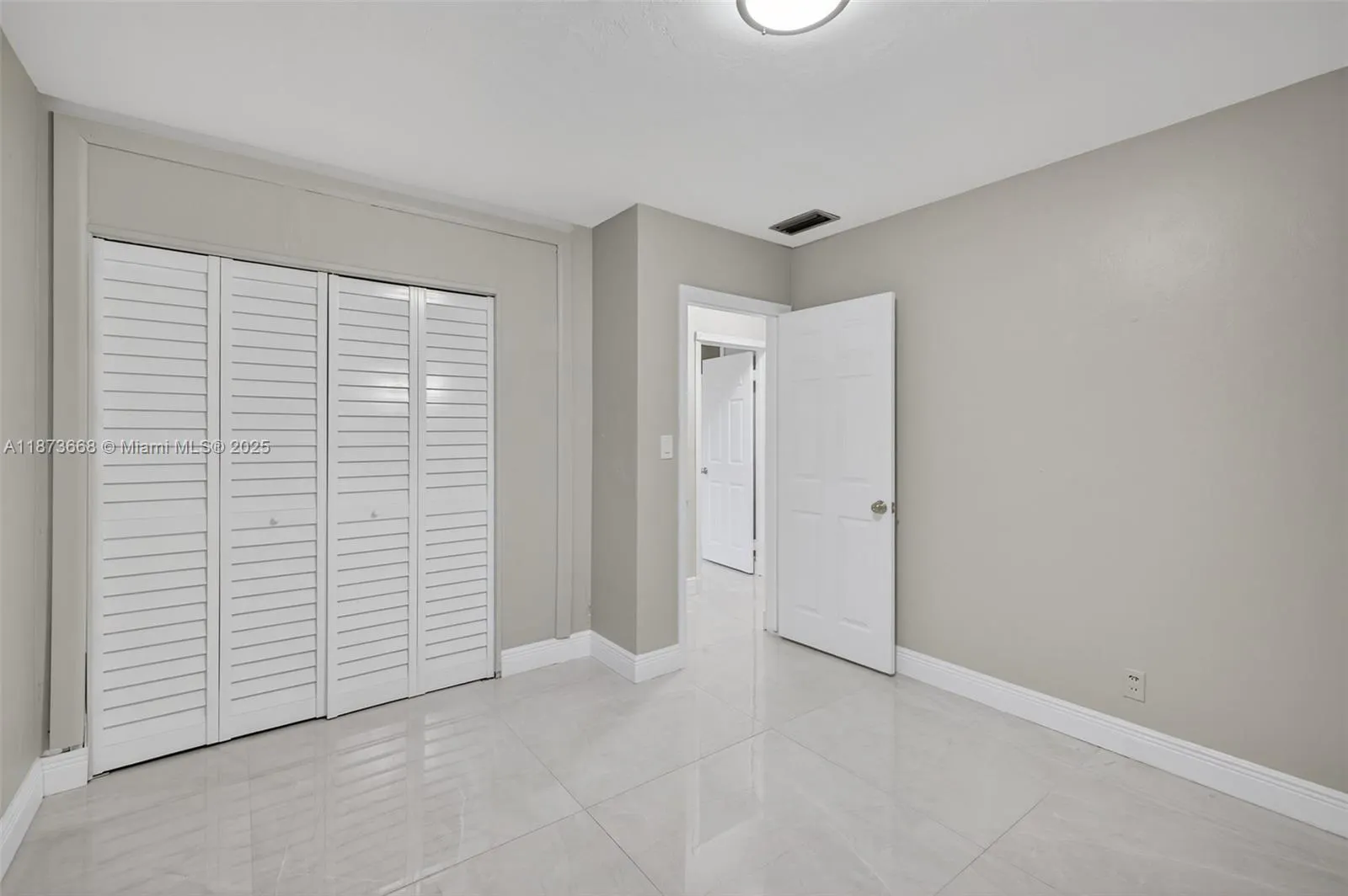 2201 NE 52nd St