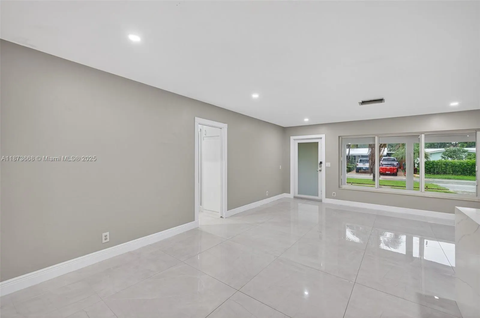 2201 NE 52nd St
