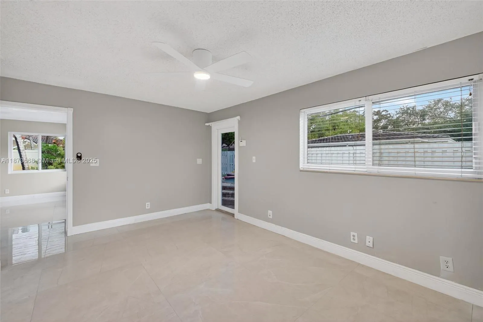 2201 NE 52nd St