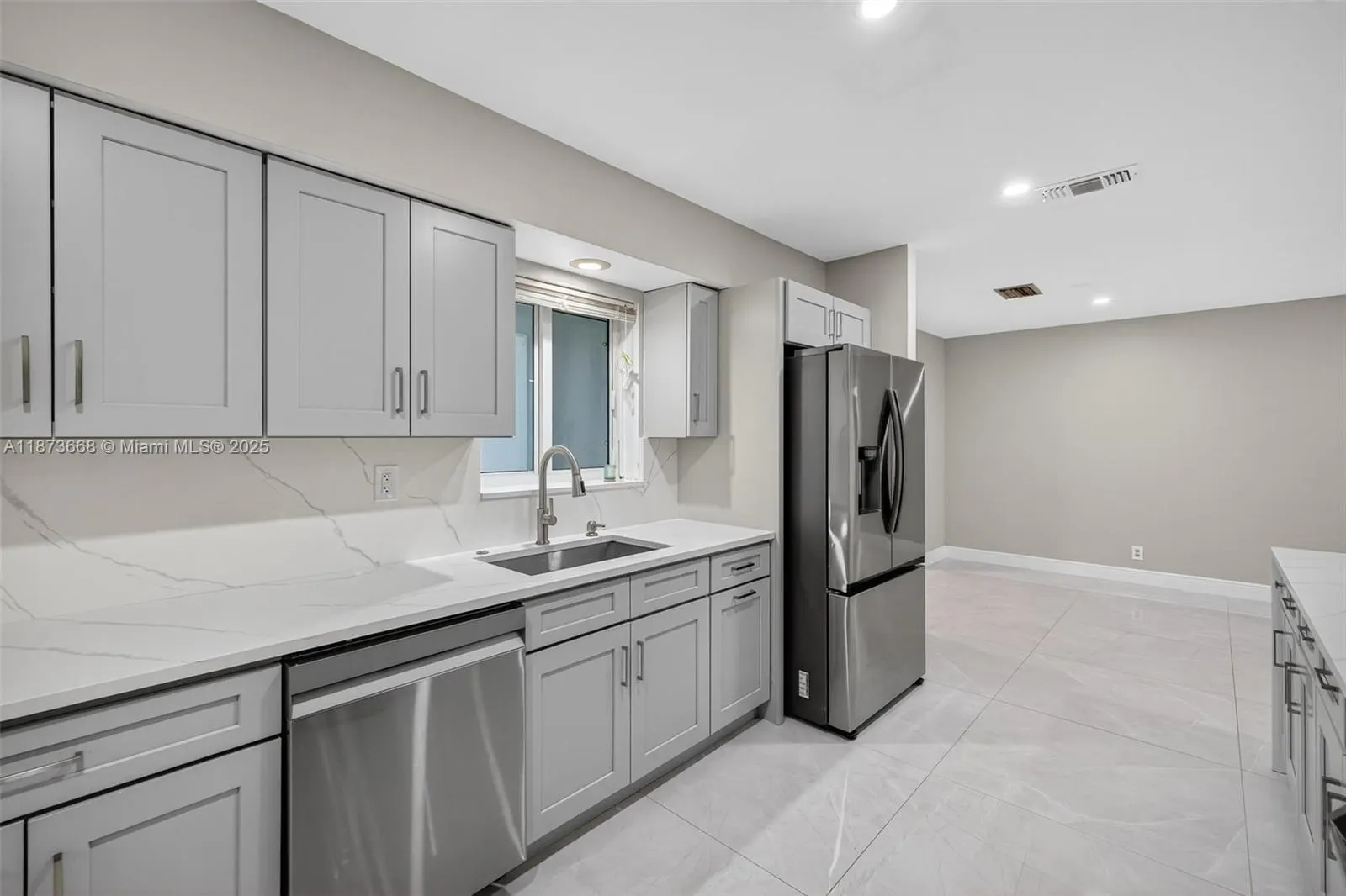 2201 NE 52nd St