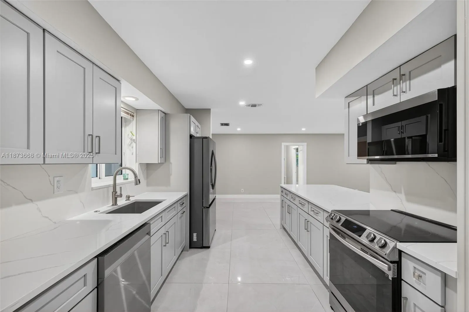 2201 NE 52nd St