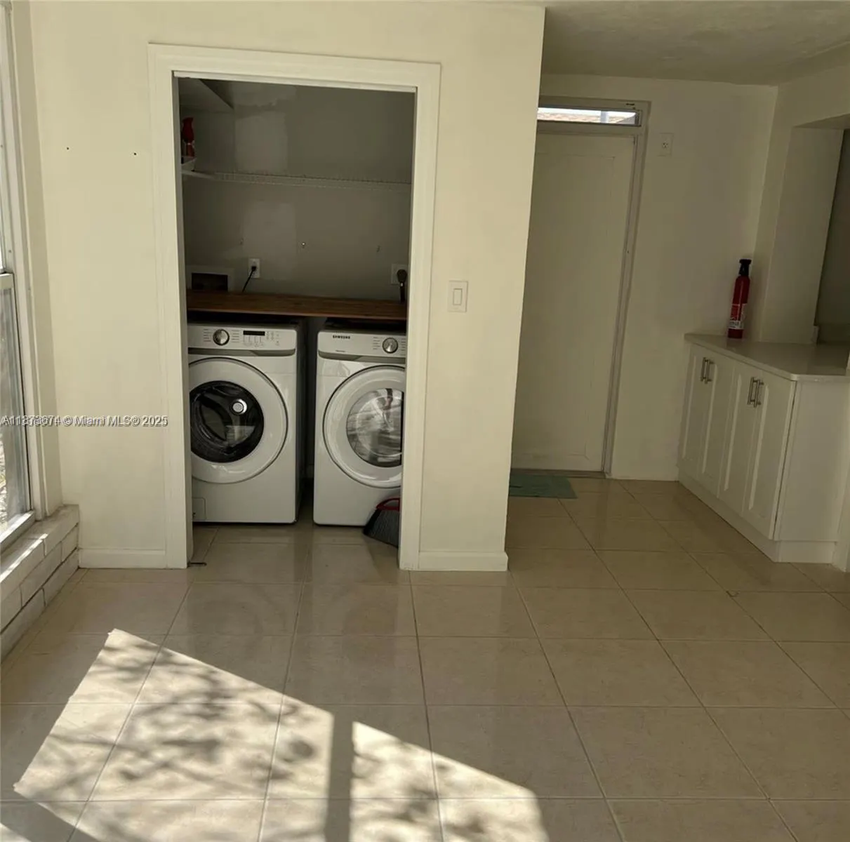 822 Avenida Hermosa