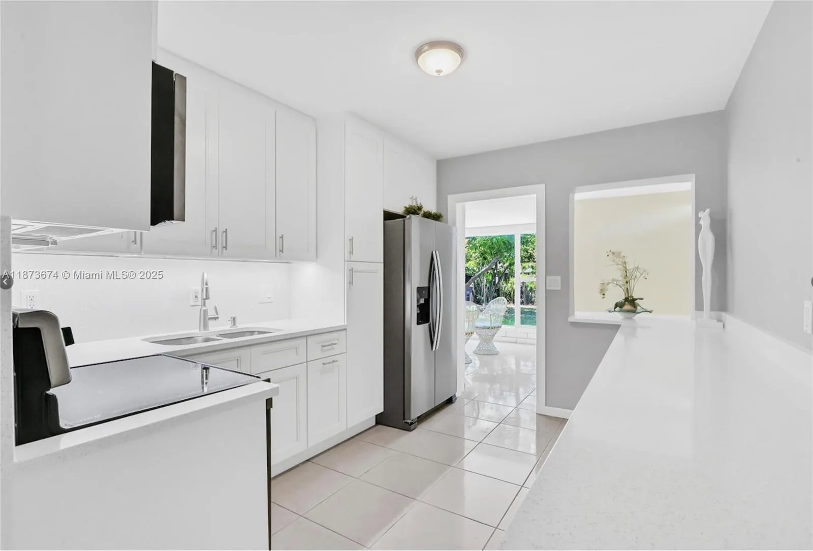 822 Avenida Hermosa